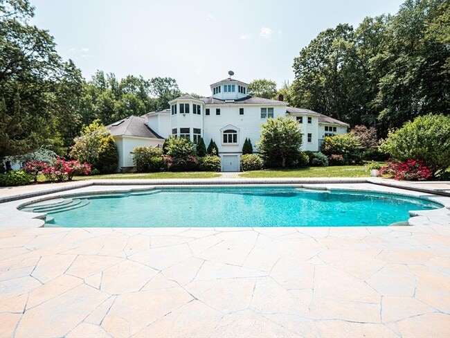 Photo - 160 Thayer St