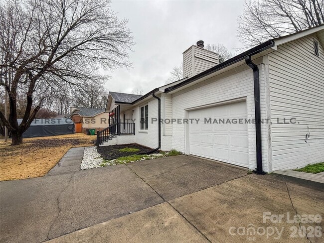 Photo - 5819 Woodrock Ct