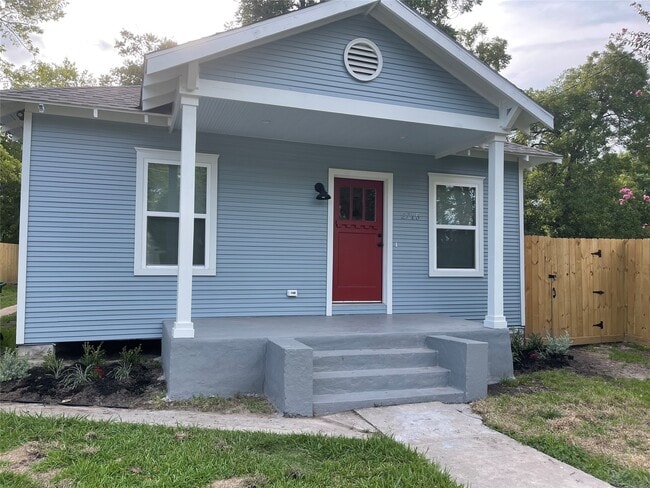 Building Photo - 2715 Cochran St Rental