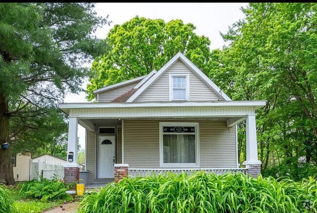 Building Photo - 631 Vine St Rental