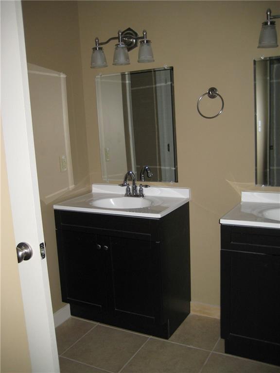 Photo - 700 E 45th St