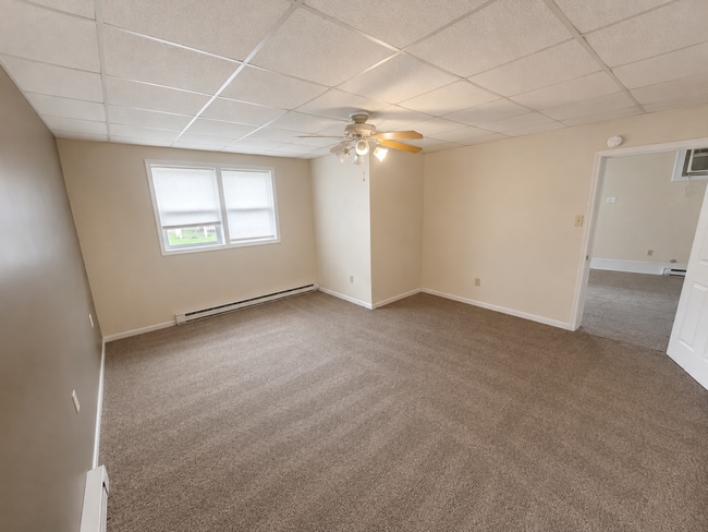 Photo - 1276 Main St