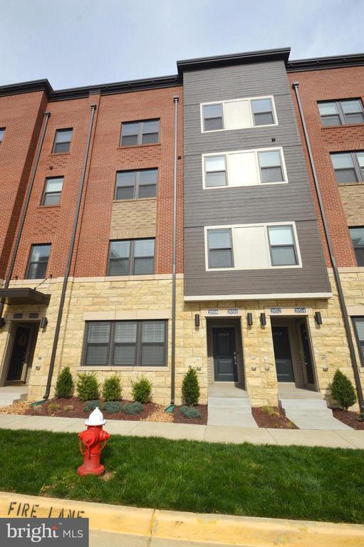 Photo - 20508 Milbridge Ter Townhome