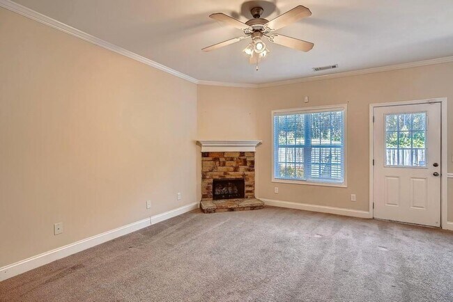 Photo - 143 Linton Dr