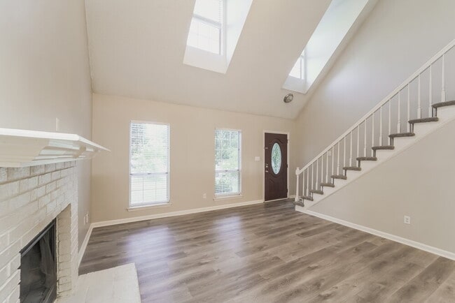 Photo - 9000 Oren Thompson Rd