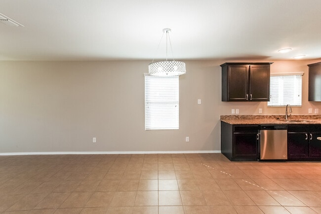 Photo - 10008 Calcite Dr