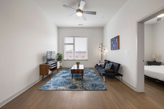 Photo - 633 E Main St Unit ID1031627P