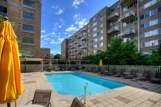 Photo - 355 I St SW