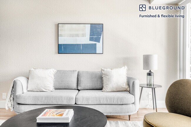 Photo - 745 S Bernardo Ave Unidad FL3-ID842