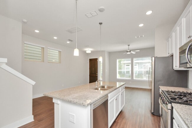 Photo - 721 Strawberry Pines Ct
