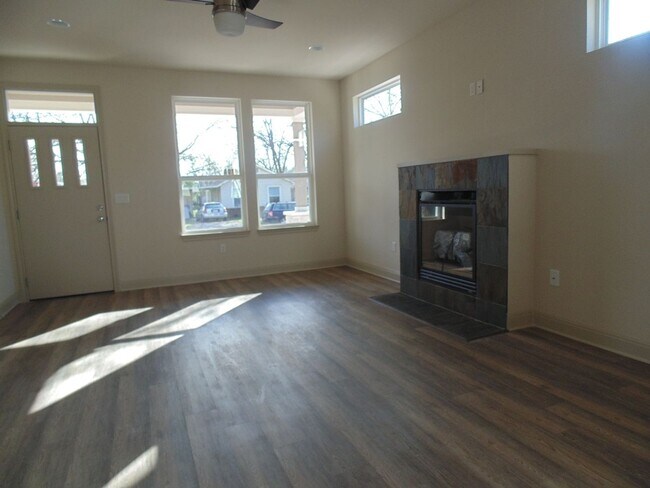 Photo - 5 Bed/3 Bath House near Campus