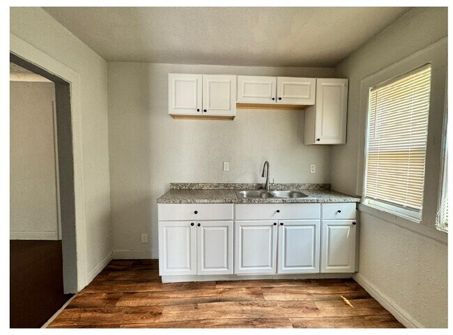 Photo - 14246 Prevost St