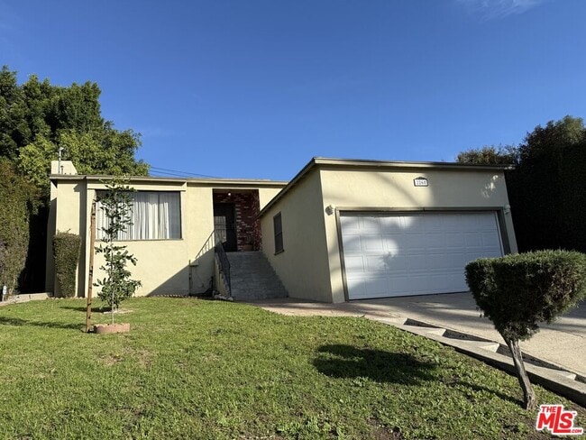 Building Photo - 2261 W 26th Pl