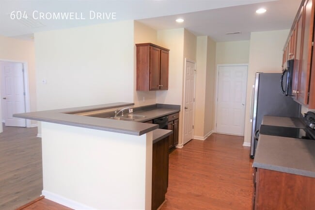 Photo - 604 Cromwell Dr