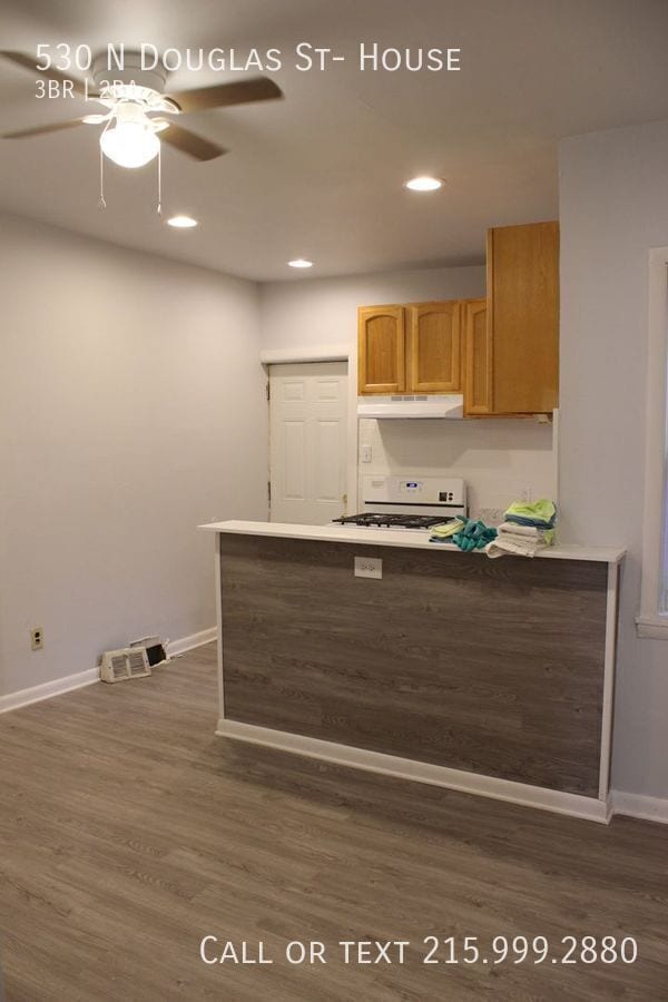 Photo - 530 N Douglas St