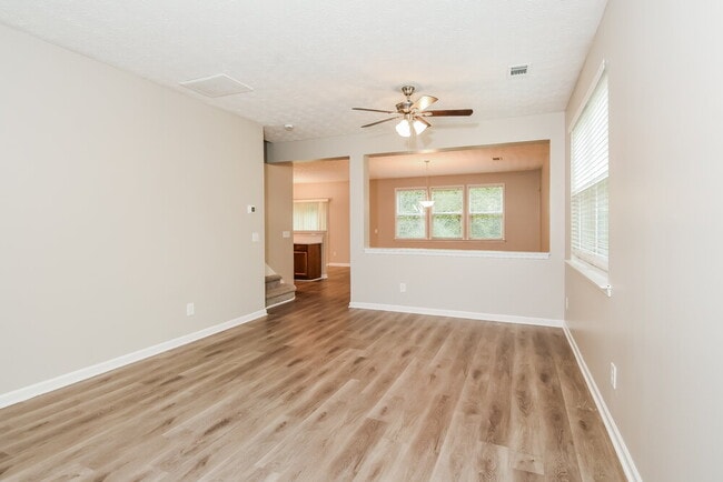 Photo - 2040 Valley Creek Dr