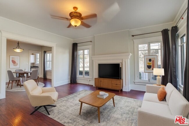 Building Photo - 1777 N Gower St Unit 1779 Rental