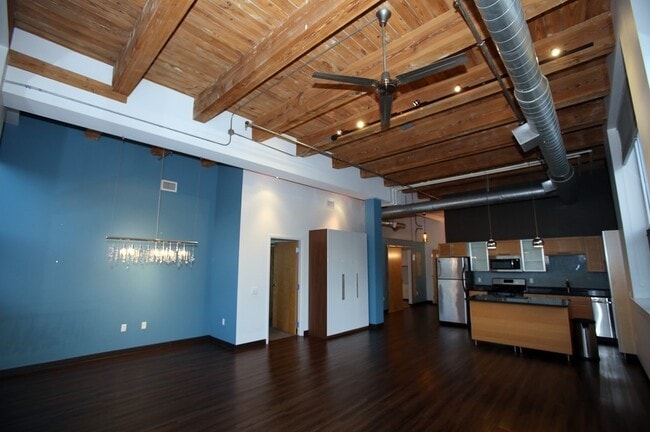 Open Floor Plan, Dining Room, Living Room, Kitchen - 120 Holmes St Unit 209