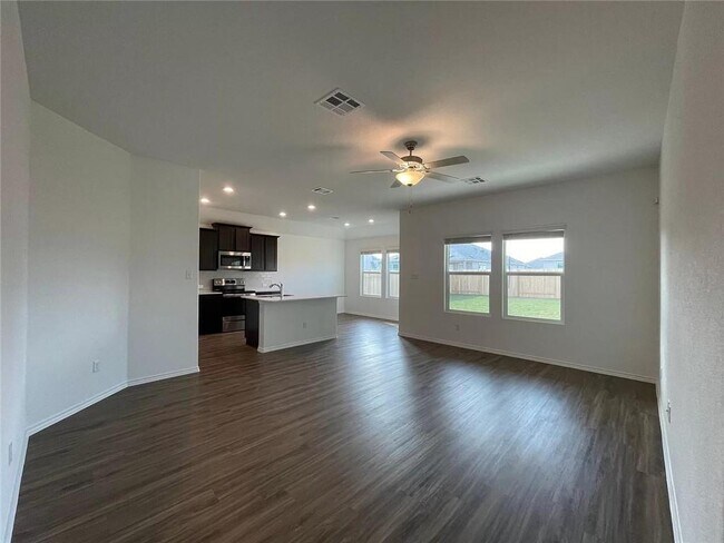 Photo - 103 Ulmus St