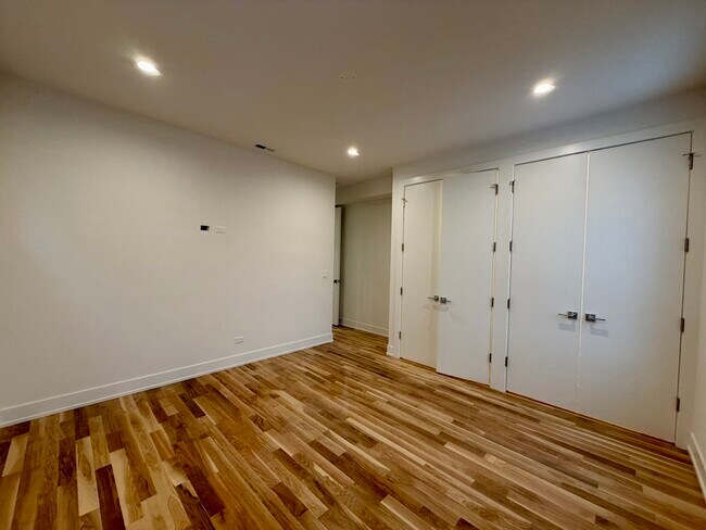 Photo - 2114 W Augusta Blvd