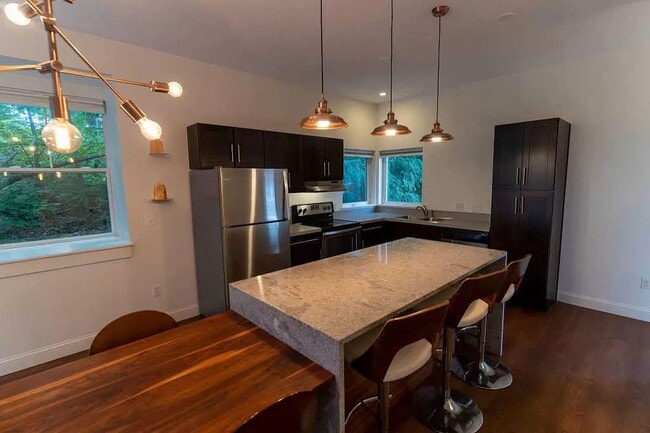 Photo - 11 Academy St