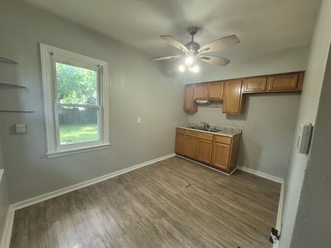 Photo - 622 Crestmore Ave