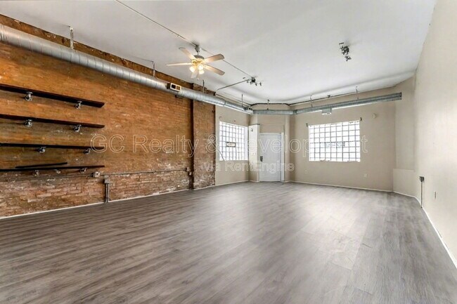 Photo - 3328 W Chicago Ave Unidad 1