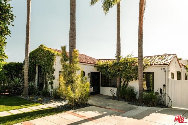 Building Photo - 331 N Kilkea Dr