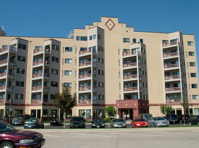 Parking Lot View - 100 North Main Premium Residential Suites Apartments