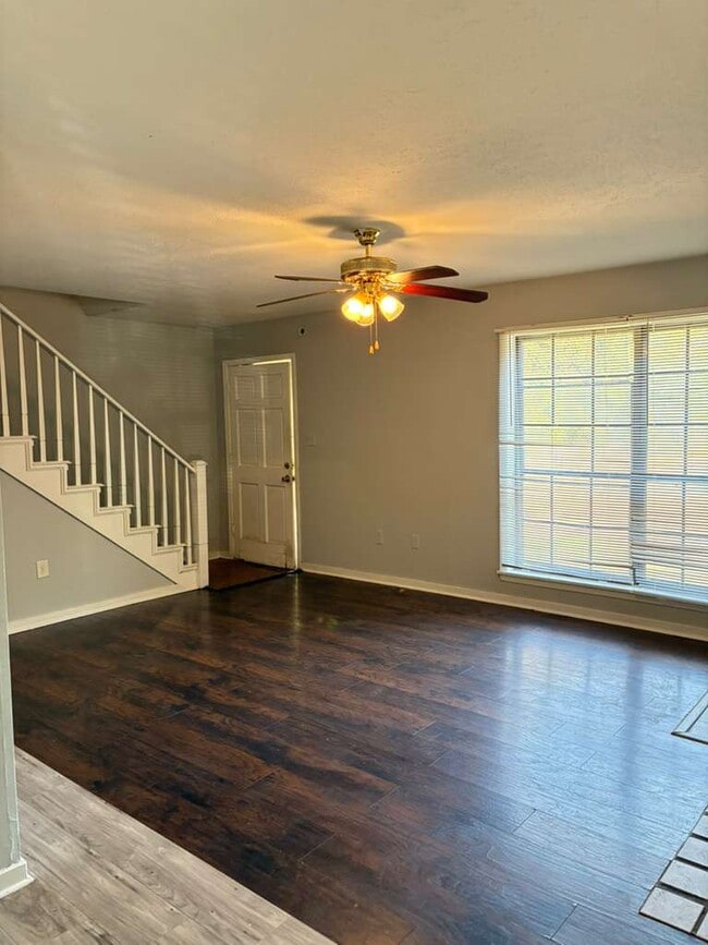 Photo - 560 Woodland Hills Pl