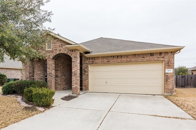 Photo - 913 Brighton Pl