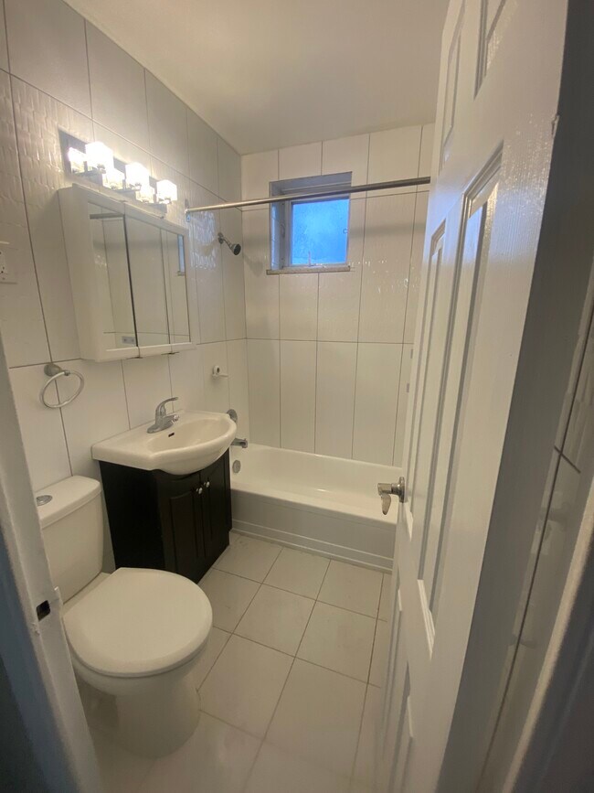 Photo - 130 Cosburn Ave