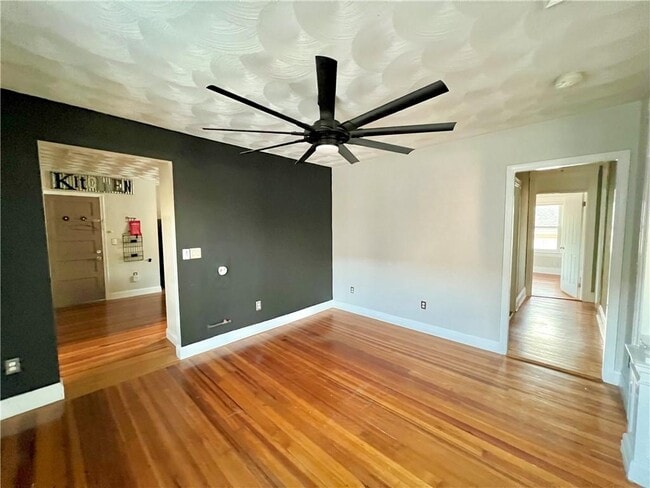 Photo - 360 Weeden St Unit 3