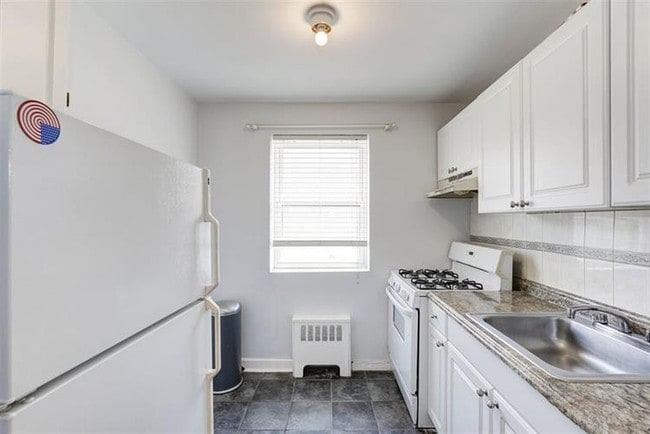 Building Photo - 165 Vroom St Unit 311