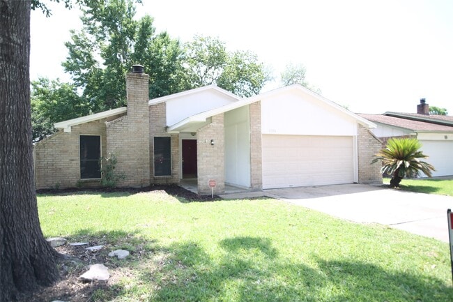 Photo - 1106 Ravenscourt Dr