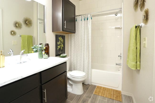 2 Bedroom 2 Bathroom Upstairs
