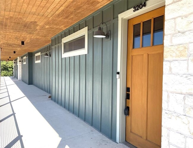 Building Photo - 4704 Sunset Trail Unit 3204