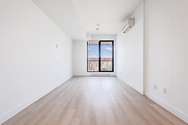 Photo - 1001 Rue Lucien-L'allier