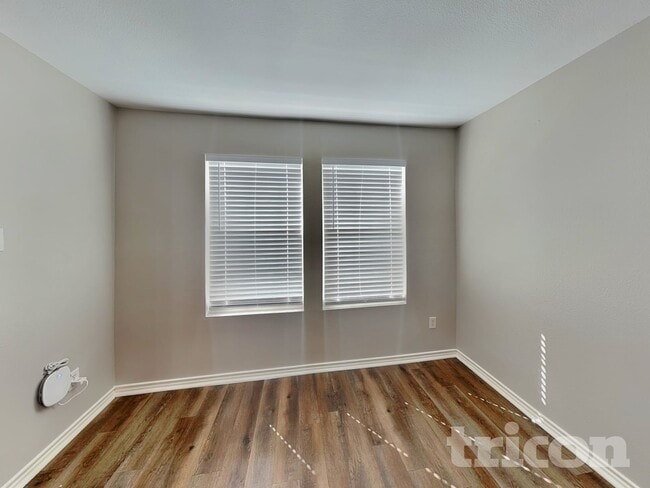 Photo - 712 Locustberry Dr