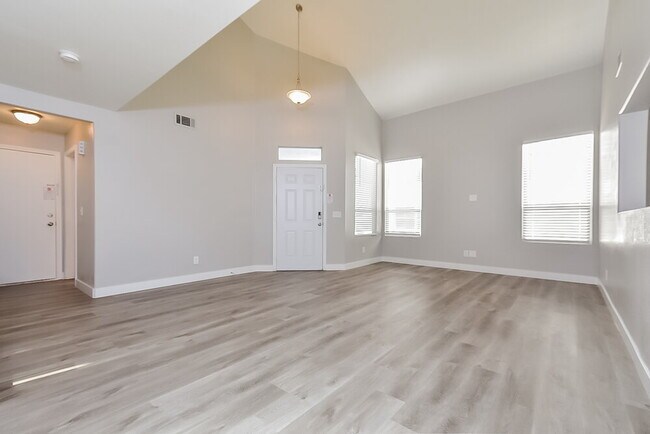 Photo - 7640 W Delhi Ave