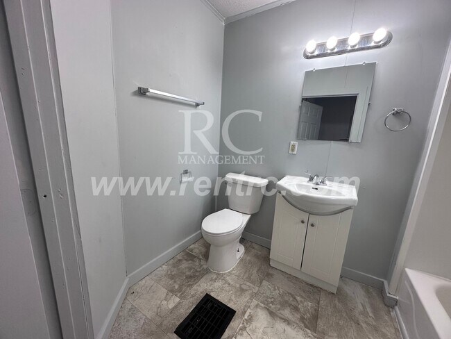 708 Harmon-