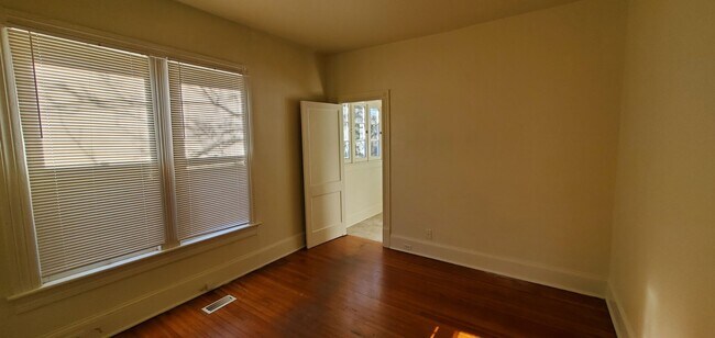 Photo - 310 S. Mendenhall St Unit B
