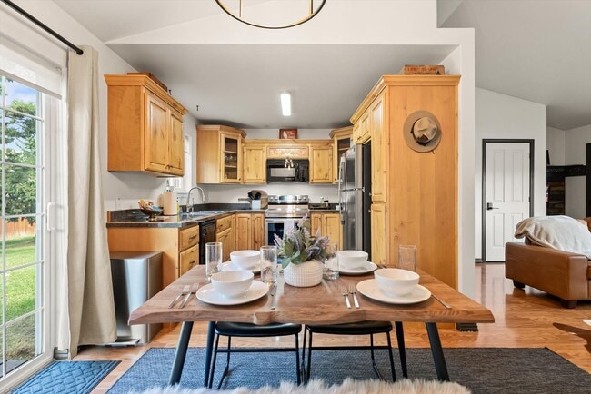 Photo - Glacier Chalet – Cozy Columbia Falls Retre...