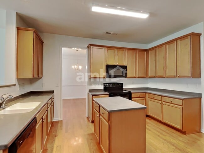 Photo - 5818 Parkstone Dr