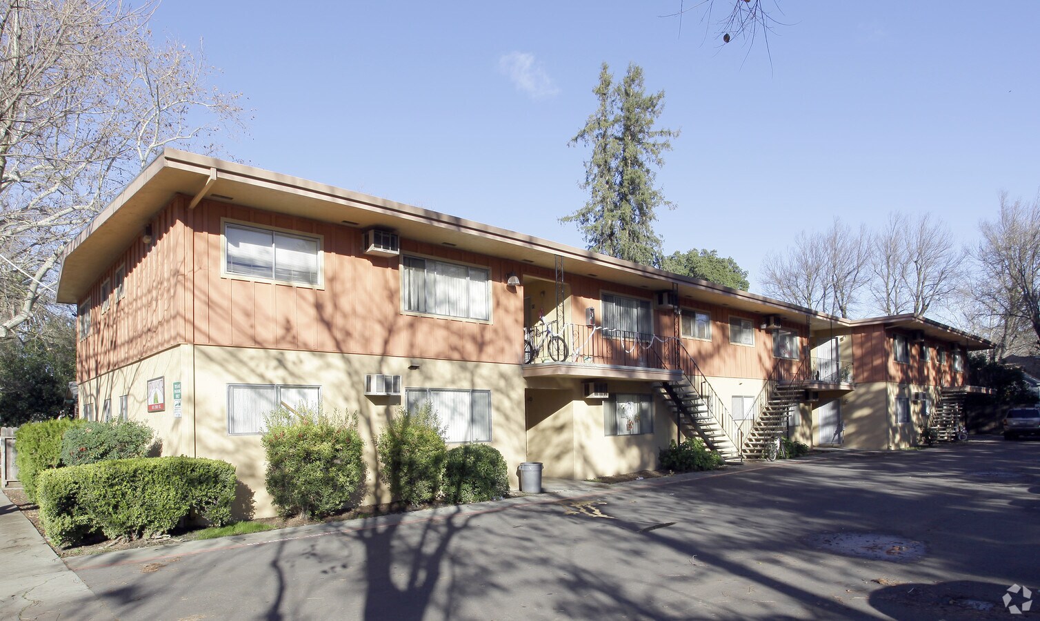 Flamingo Apartments - Redwood South Apartments