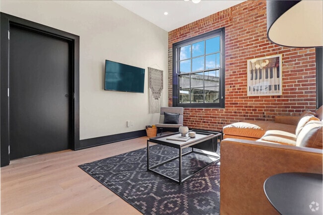 Building Photo - 1148 S Peters St Rental