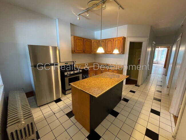 2329 N Sacramento Ave Unit 1