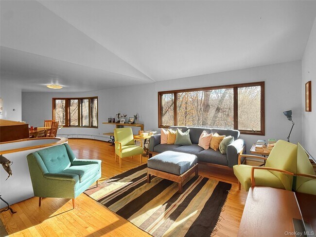 Photo - 28 Philipse Brook Rd