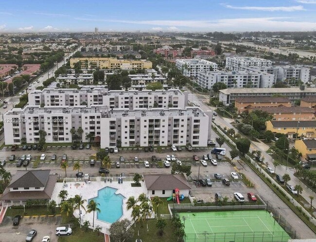 Building Photo - 8075 NW 7th St Unit 115