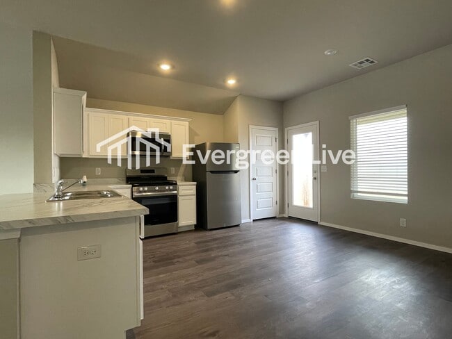 Photo - 1010 W Lawton Rd